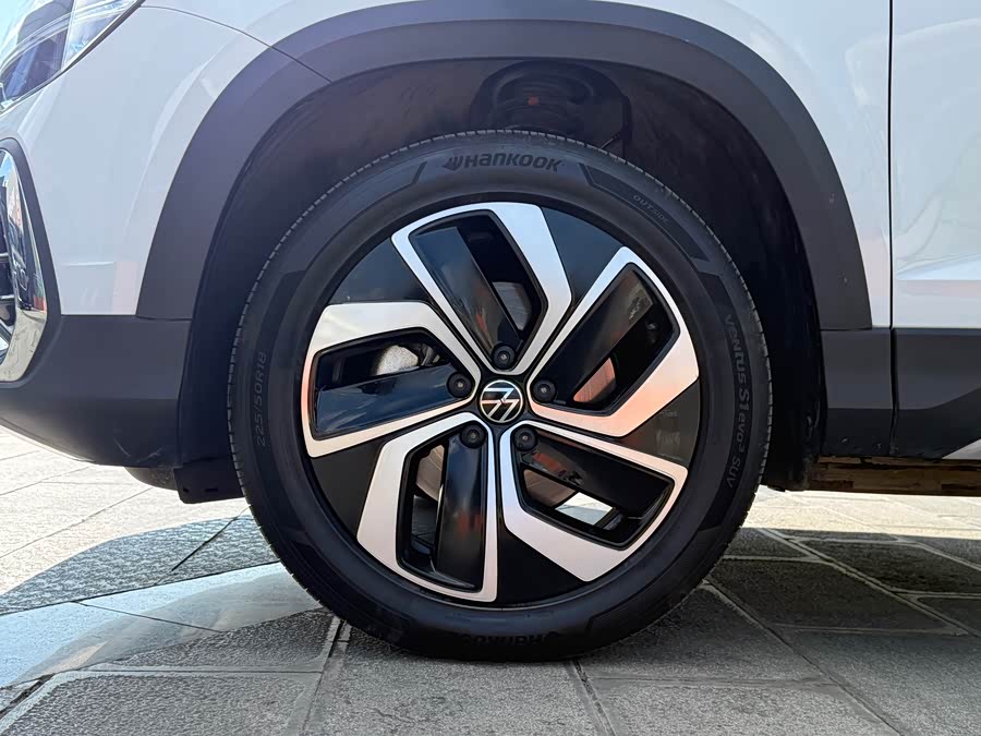 Volkswagen Tharu 2023 car image #25