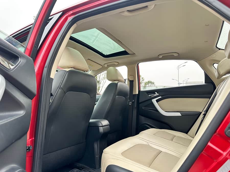 Changan Alsvin V7 2015 car image #25