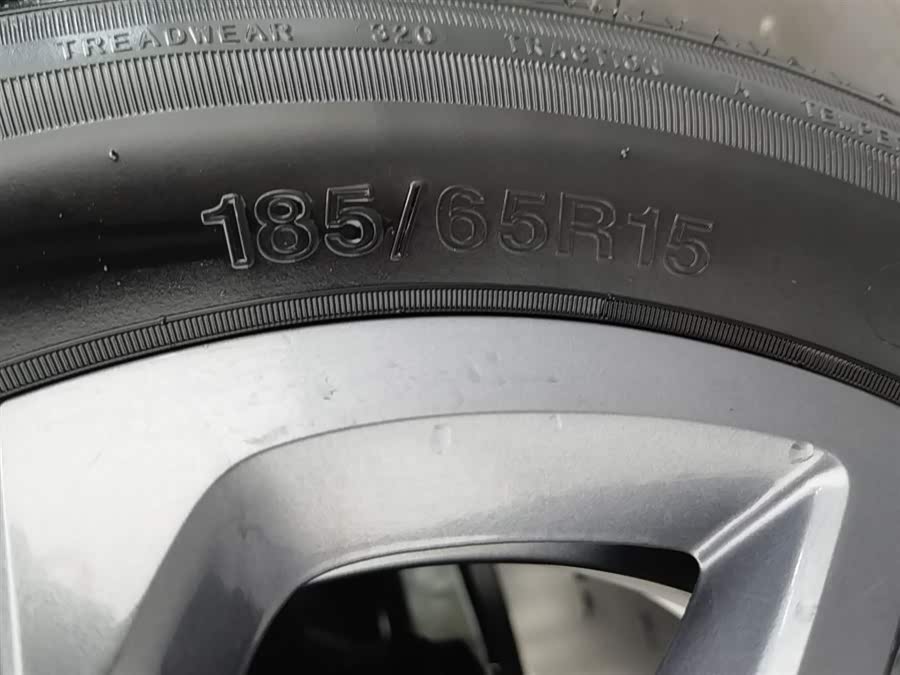 哪吒汽车 哪吒V 2021 汽车图片 #25