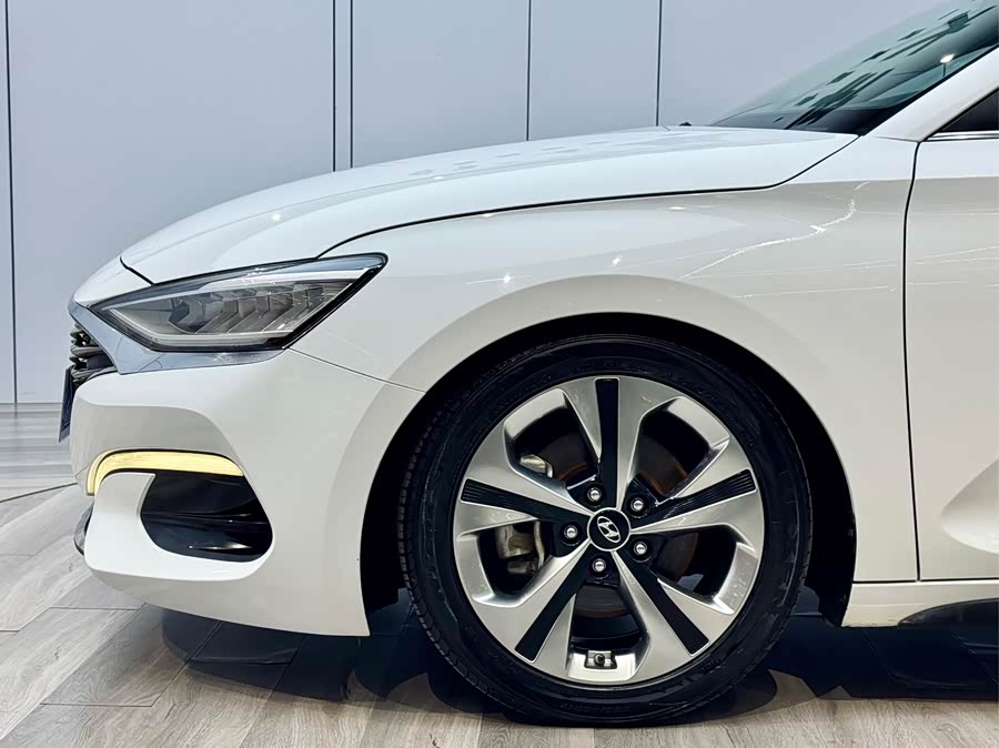 Hyundai Lafesta 2021 car image #25