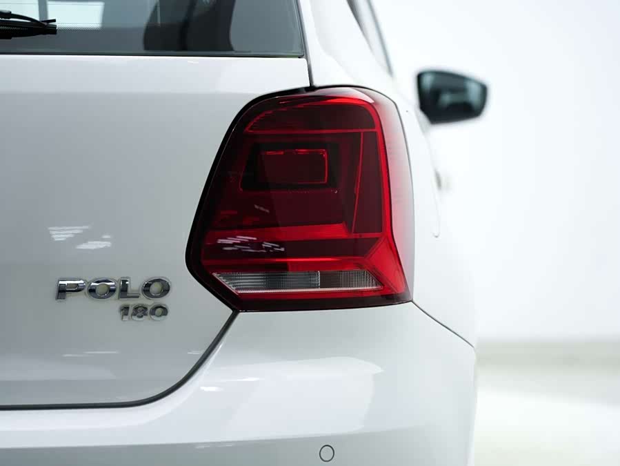 Volkswagen Polo 2016 car image #25