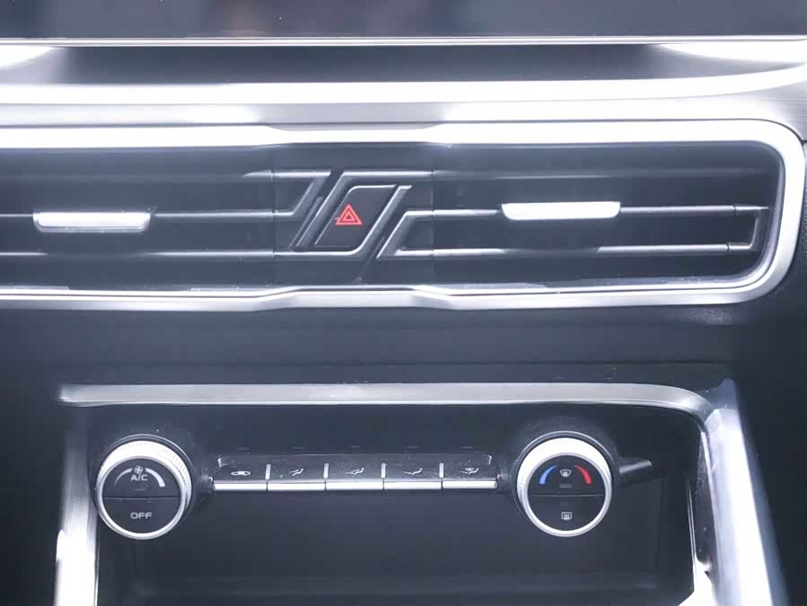 GEELY Coolray 2023 car image #25