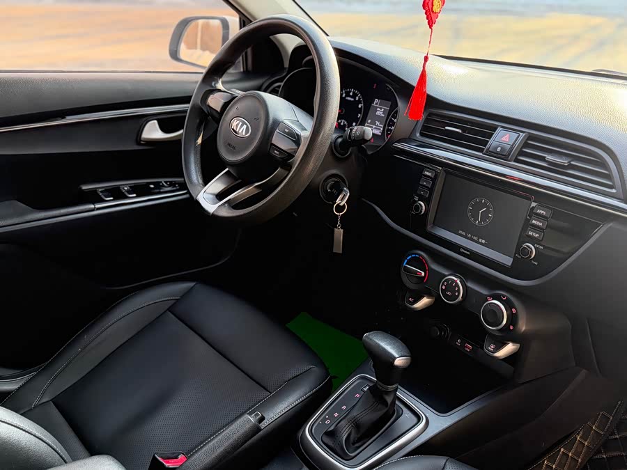 Kia K2 2018 imagen de coche #25