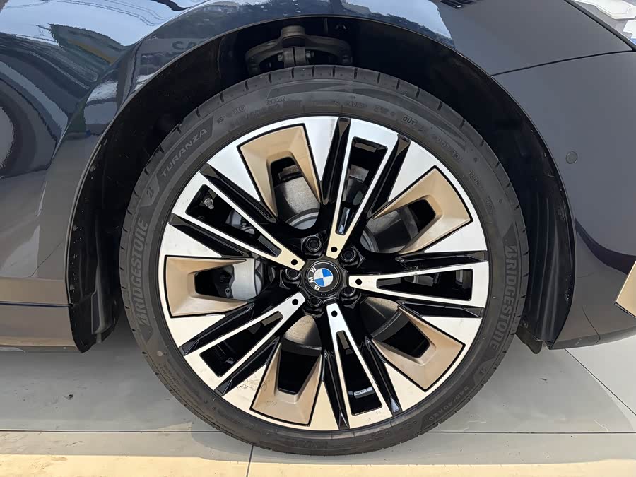 BMW 5 Series 2024 car image #25