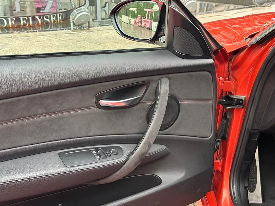 BMW 1 Series M 2012 car image #25