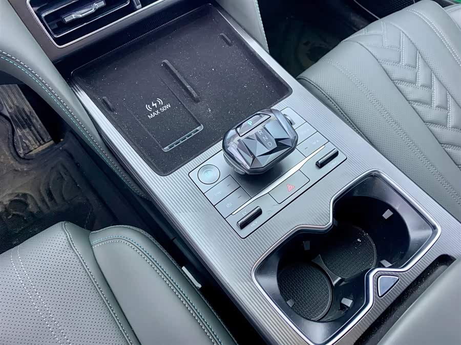 BYD SongL DM-i 2025 car image #25
