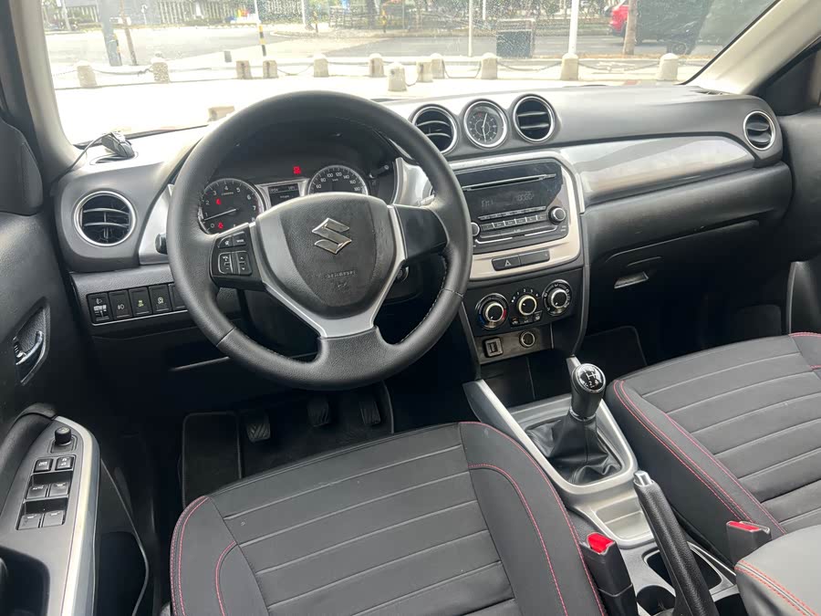 铃木 维特拉 2015 汽车图片 #25