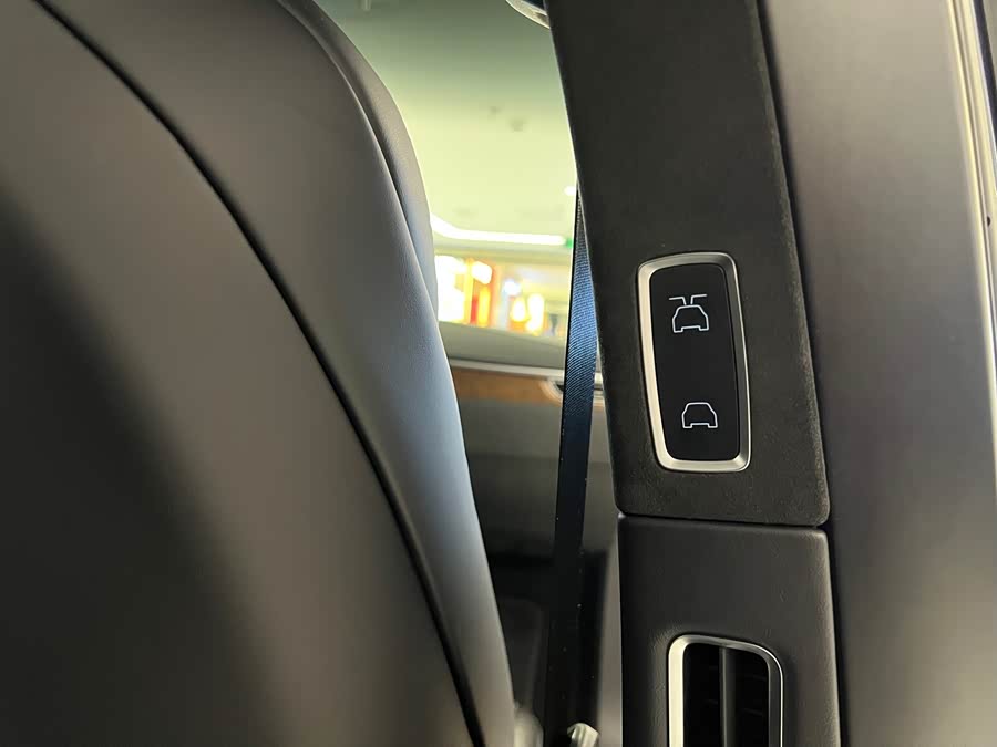 Tesla Model X 2017 car image #25