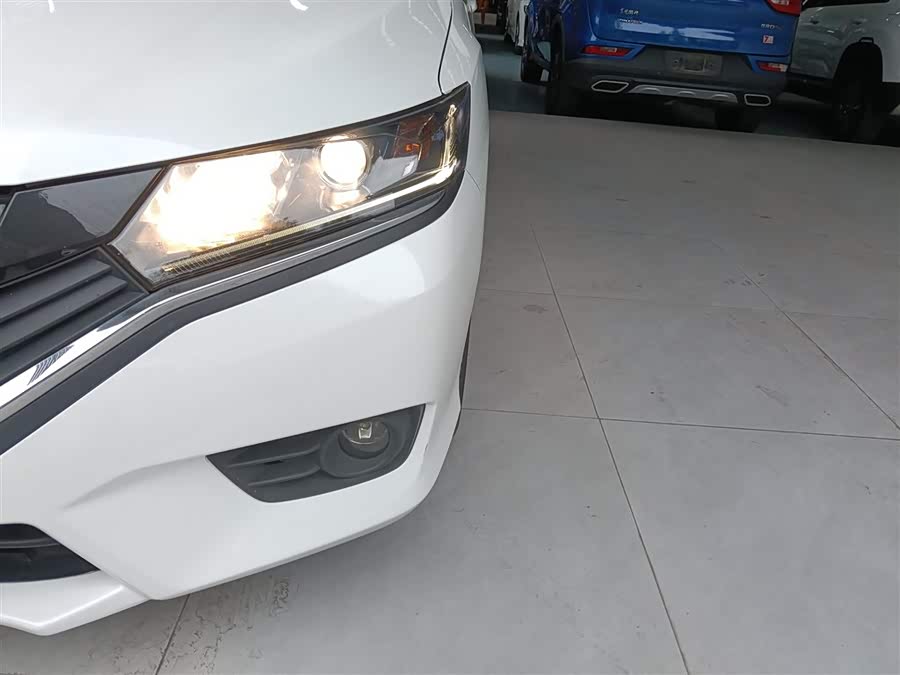 Honda Greiz 2017 #25 Honda Greiz 2017 car image #25