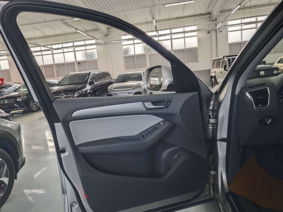 Audi Q5 2015 изображение автомобиля #25