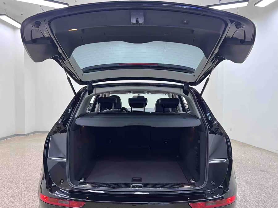 Audi Q5 2018 car image #25