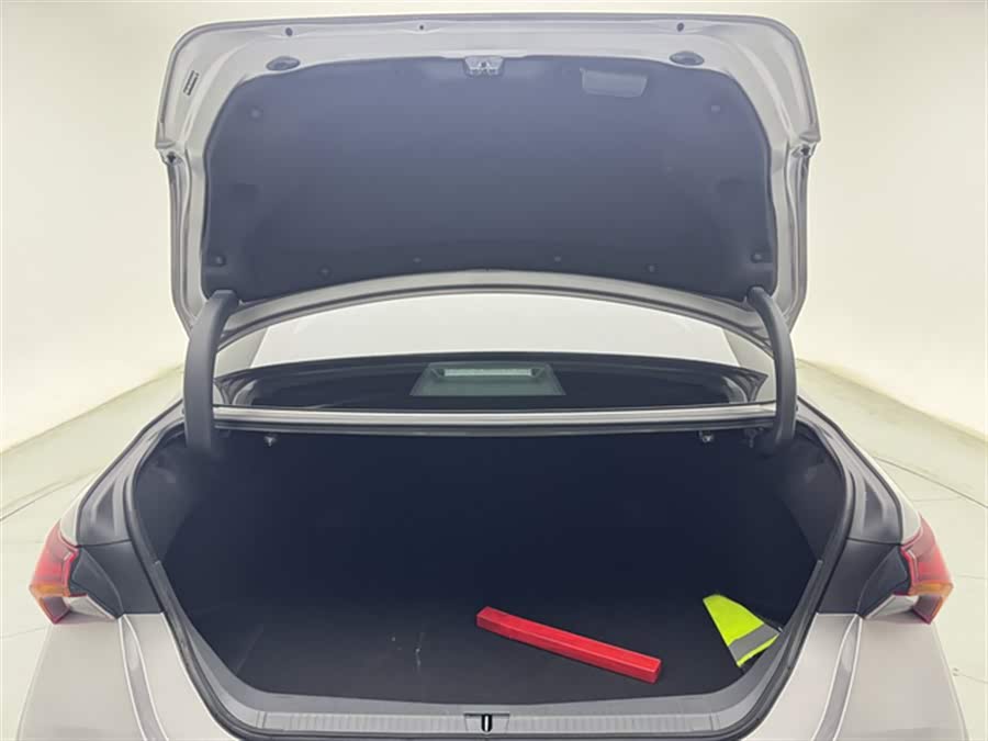 Toyota Avalon 2023 car image #25