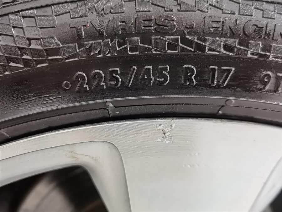 BMW 3 Series (Imported) 2010 car image #25