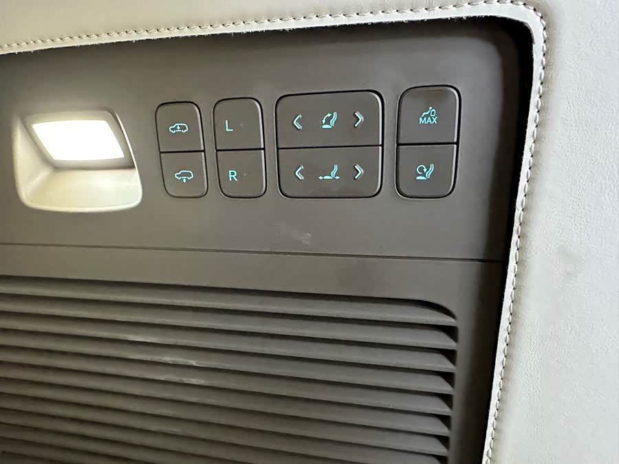 Denza 2025 car image #25