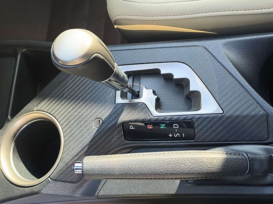 Toyota RAV4 2015 car image #25