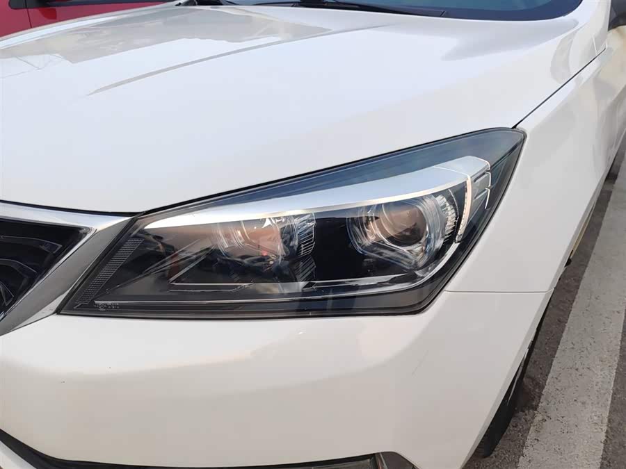 Changan Alsvin V7 2017 car image #25