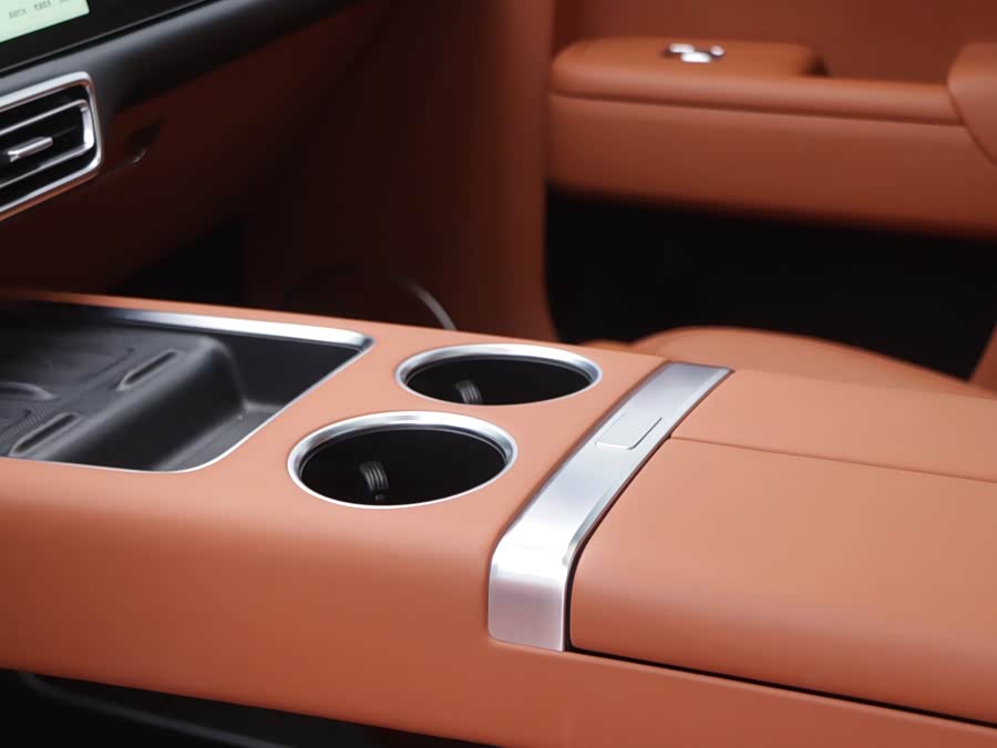 Li L9 2024 صورة سيارة #25