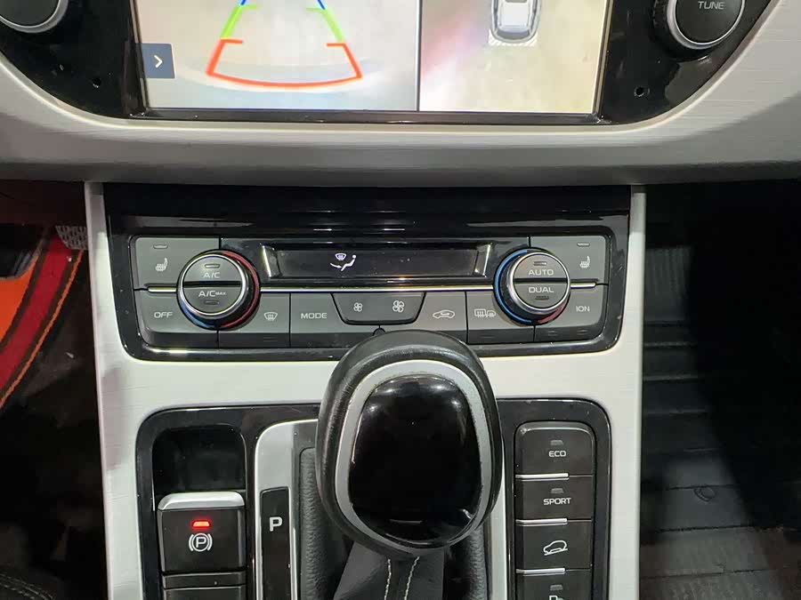 GEELY Boyue 2016 car image #25