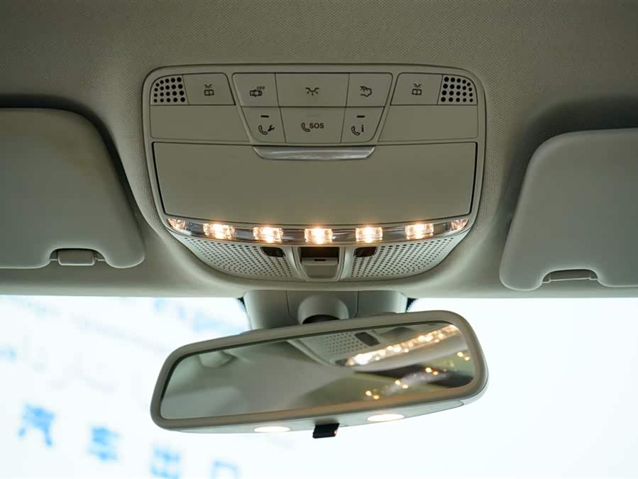 Mercedes-Benz C Class 2015 car image #25