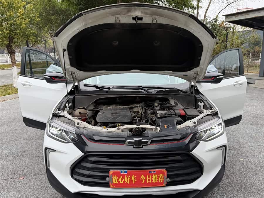 Chevrolet Tracker 2021 изображение автомобиля #25