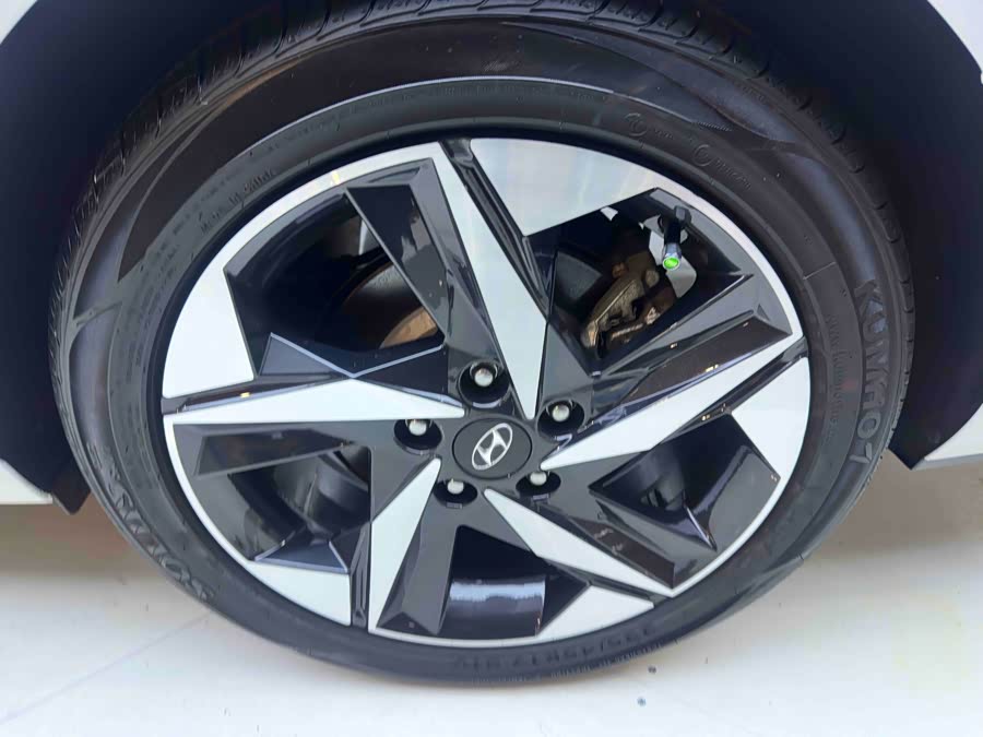 Hyundai Elantra 2023 #25 Hyundai Elantra 2023 car image #25