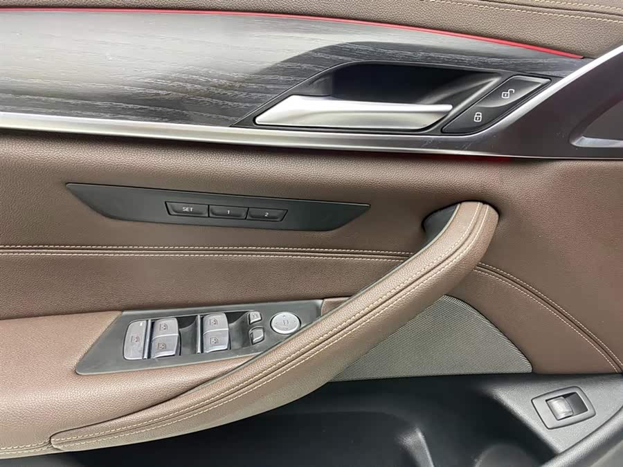 BMW 5 Series 2021 car image #25