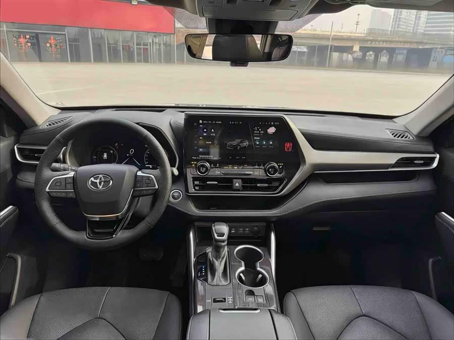 Toyota Highlander 2025 car image #25