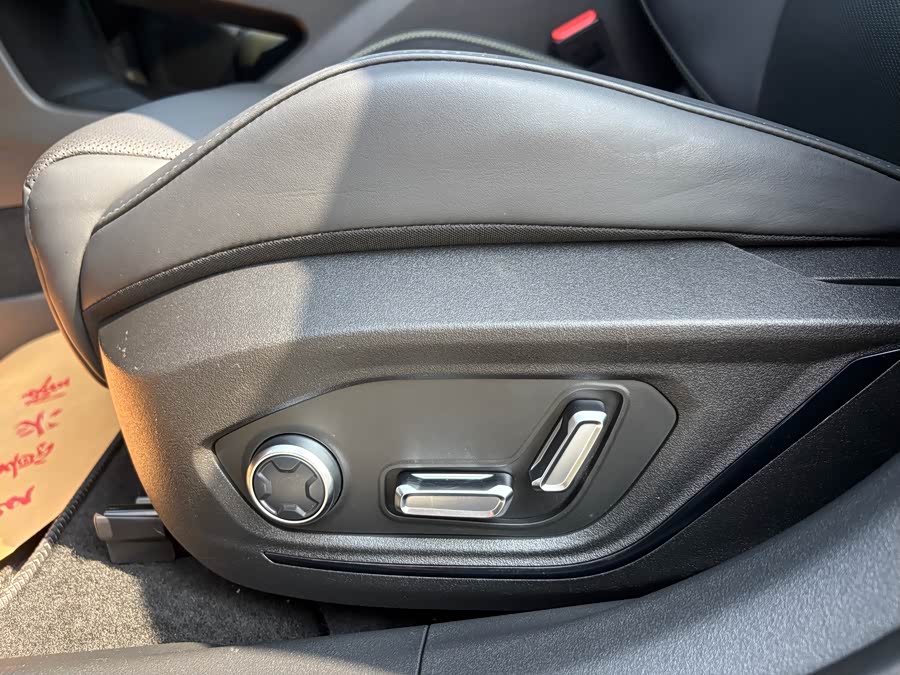 Lynk & Co 03 2023 car image #25