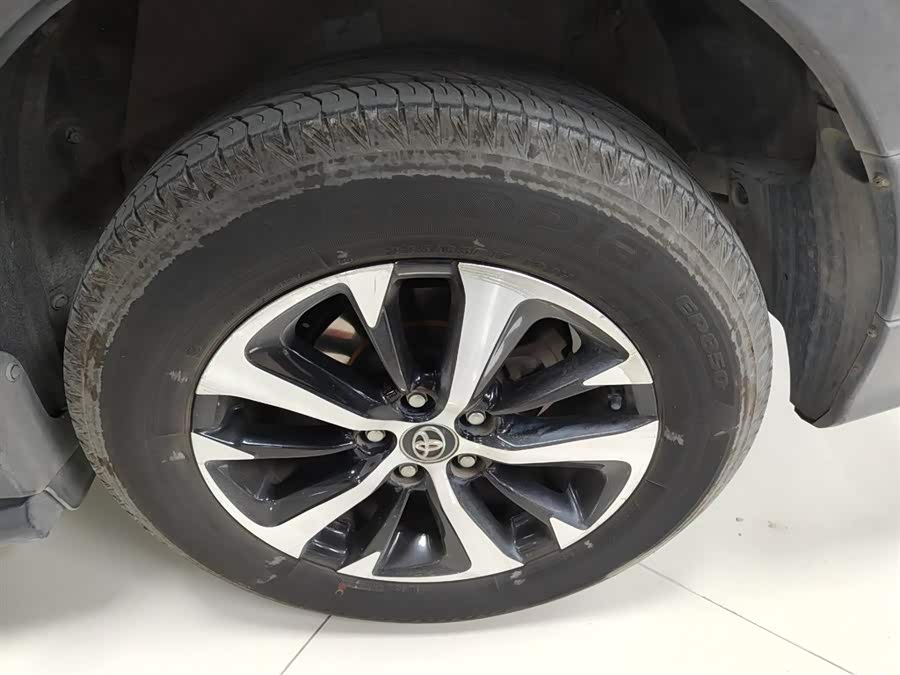 Toyota RAV4 2018 #25 Toyota RAV4 2018 car image #25