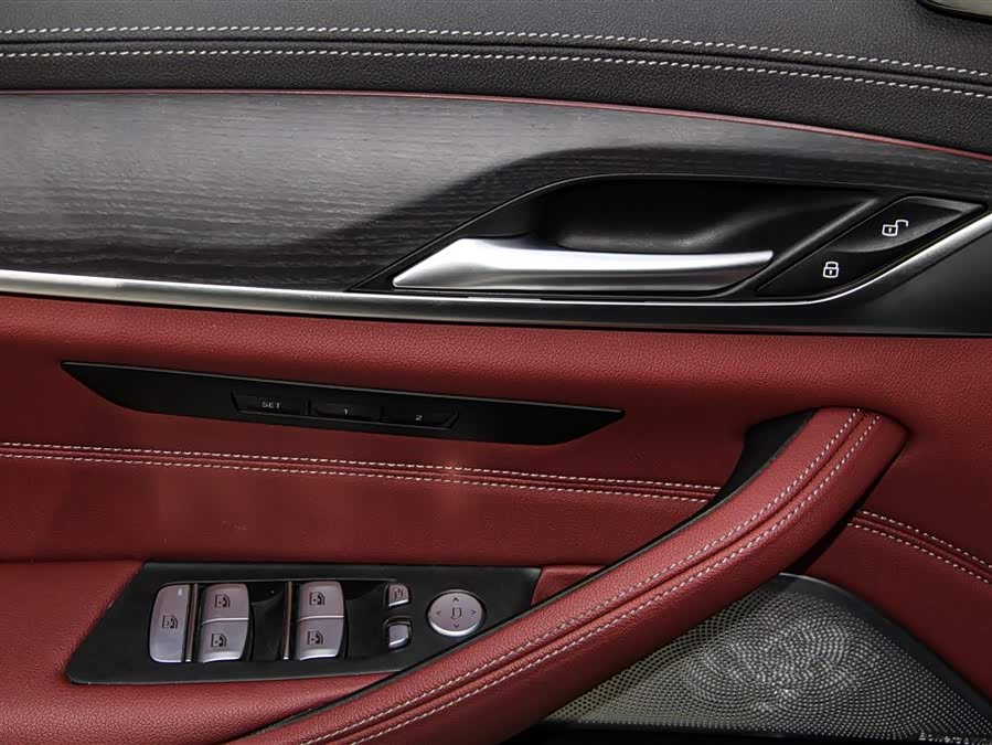 BMW 5 Series 2023 car image #25