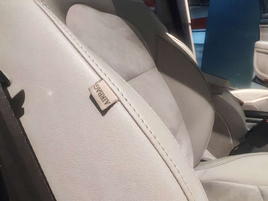 Skoda Superb 2010 car image #25