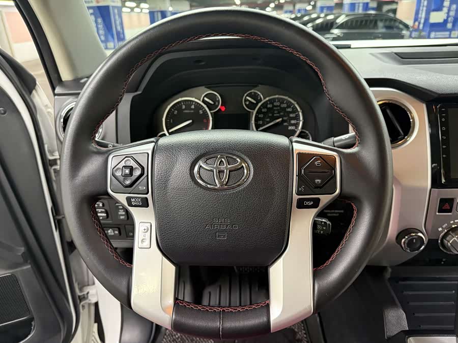 Toyota Tundra 2018 immagine di auto #25