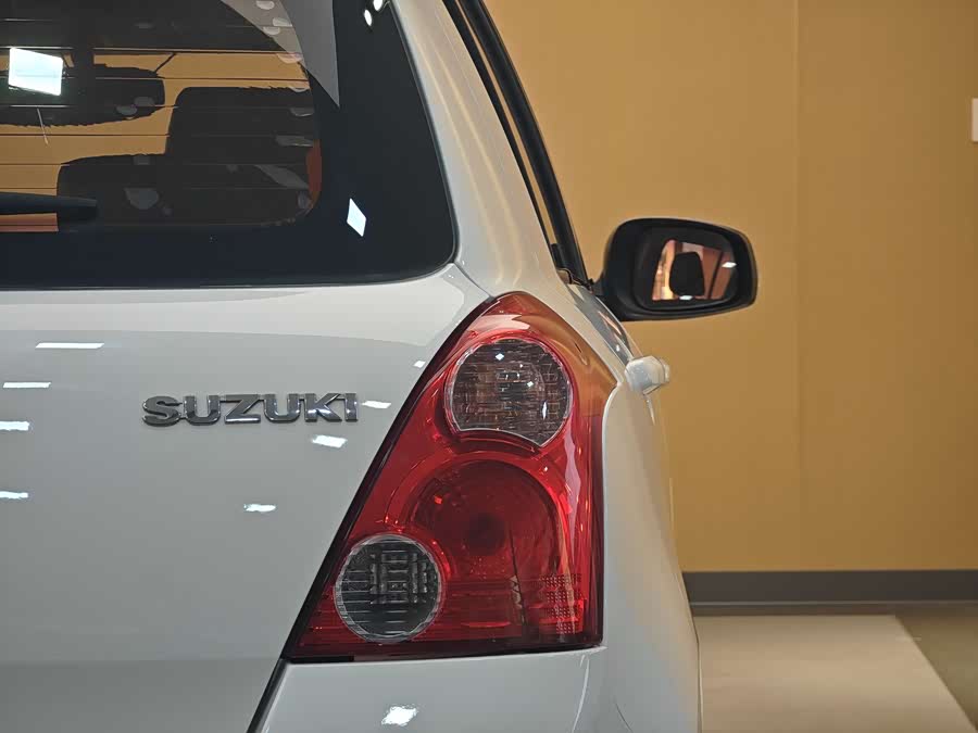Suzuki Swift 2016 car image #25