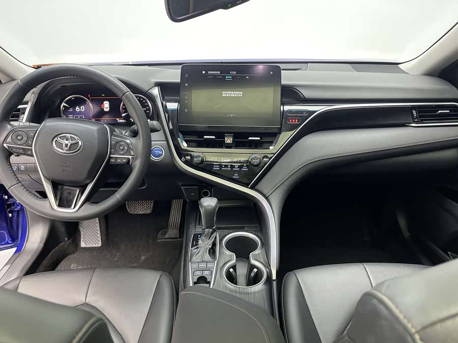 Toyota Camry 2023 immagine di auto #25