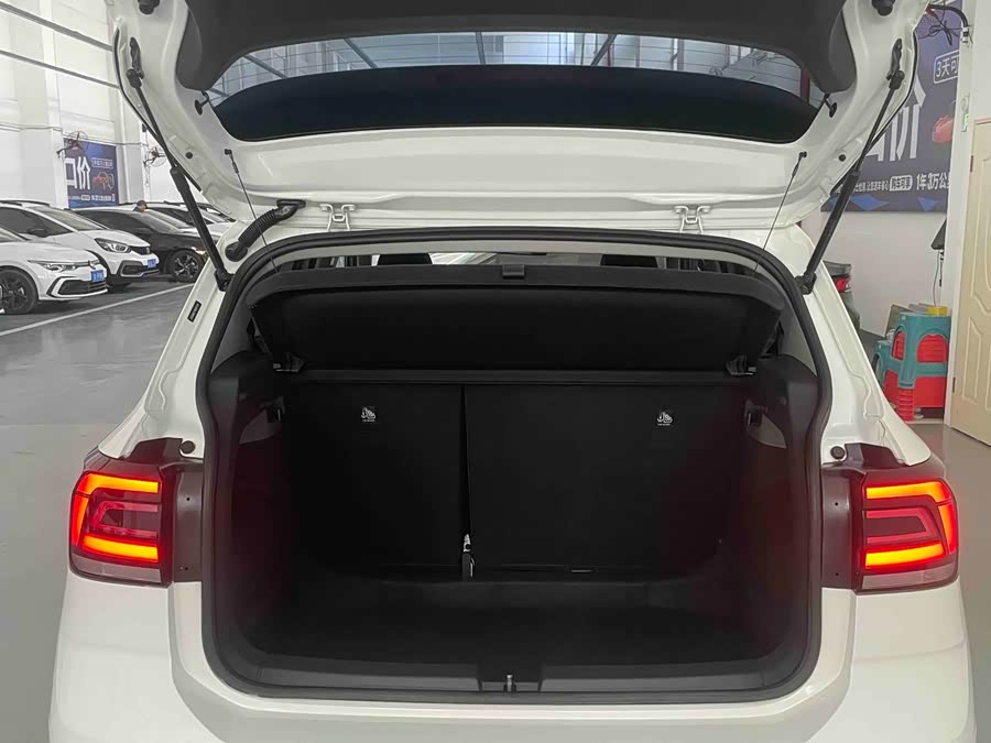 Volkswagen T-Cross 2022 car image #25