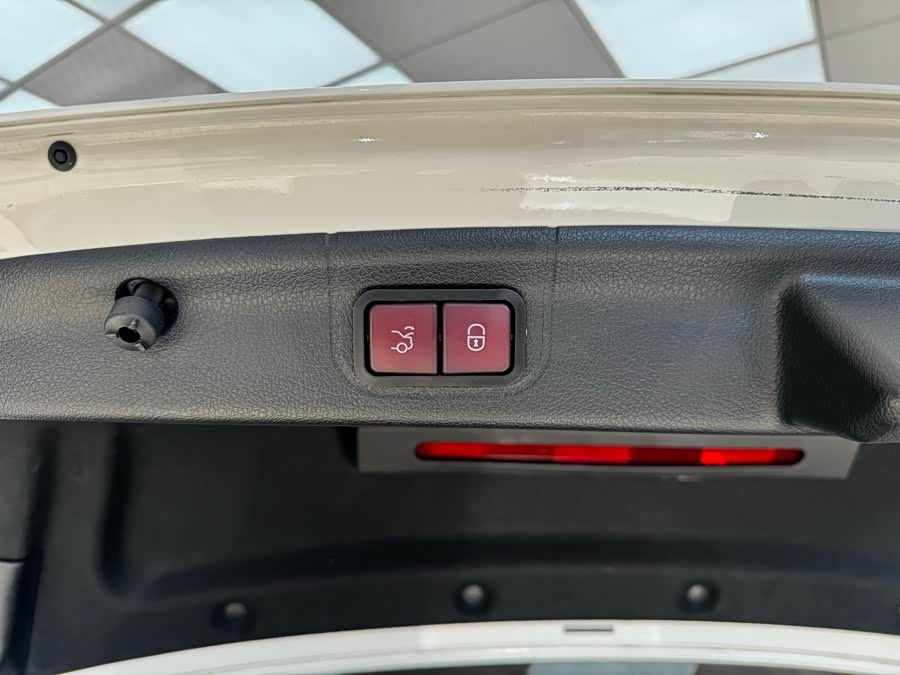 Mercedes-Benz C Class 2023 car image #25