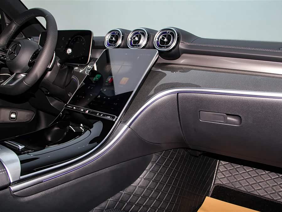 Mercedes-Benz C Class 2025 car image #25