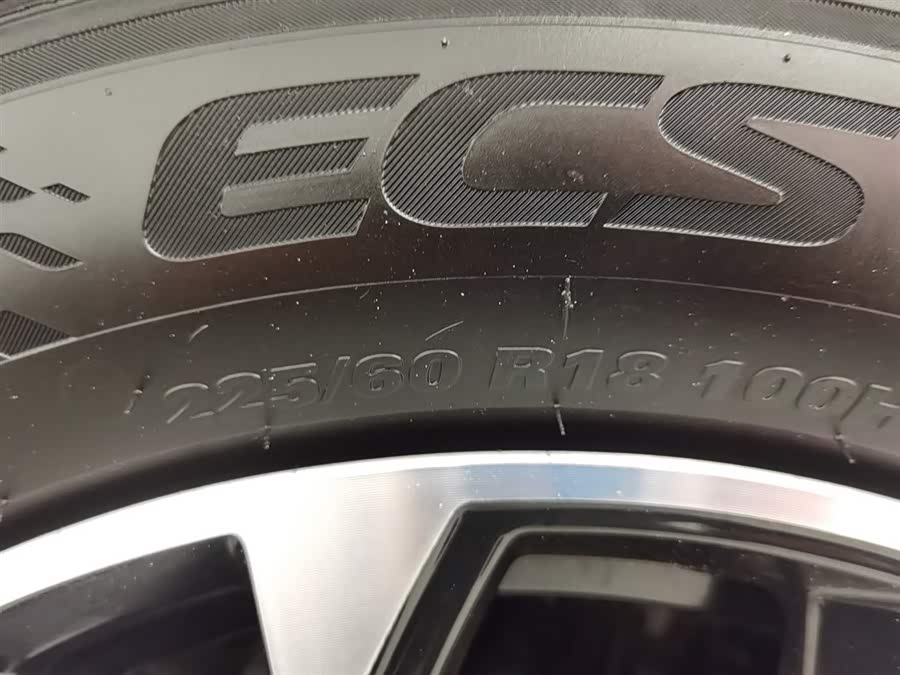 哪吒汽车 哪吒U 2022 #25 哪吒汽车 哪吒U 2022 汽车图片 #25