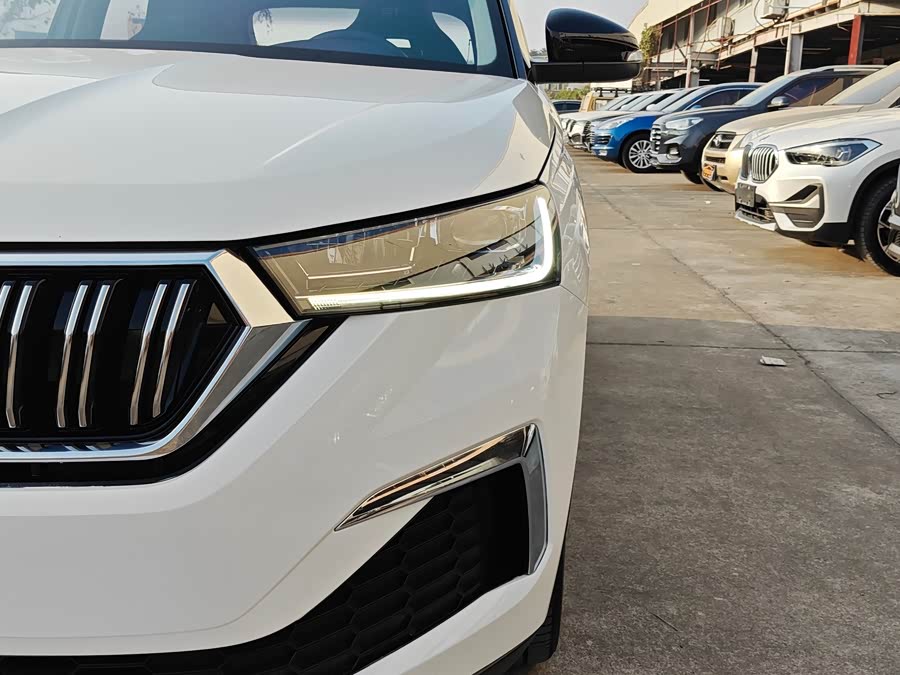 Skoda Kamiq 2021 изображение автомобиля #25