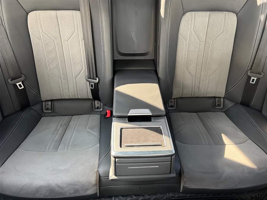 Audi A6L 2023 car image #25