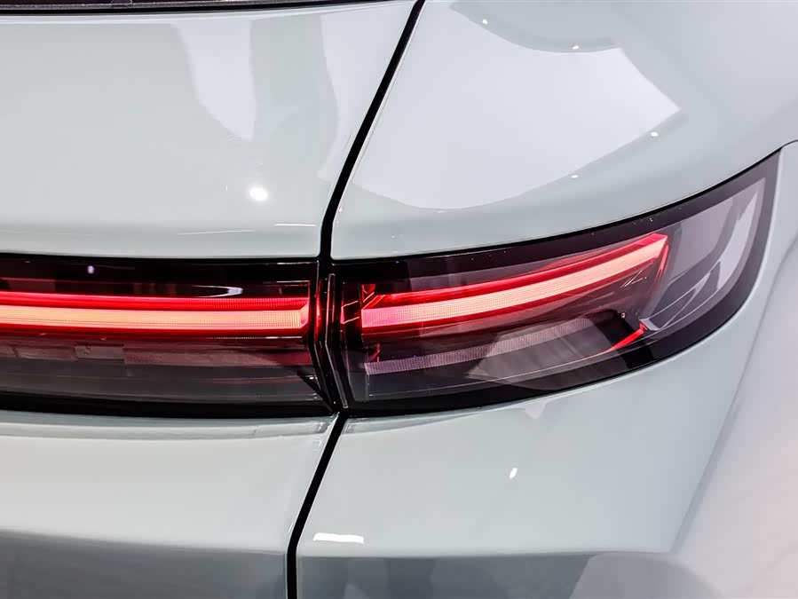 Li L6 2025 image de voiture #25