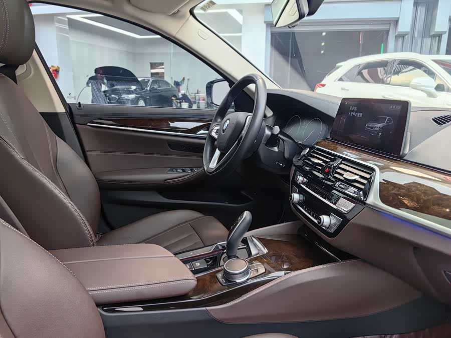 BMW 5 Series 2019 #25 BMW 5 Series 2019 car image #25