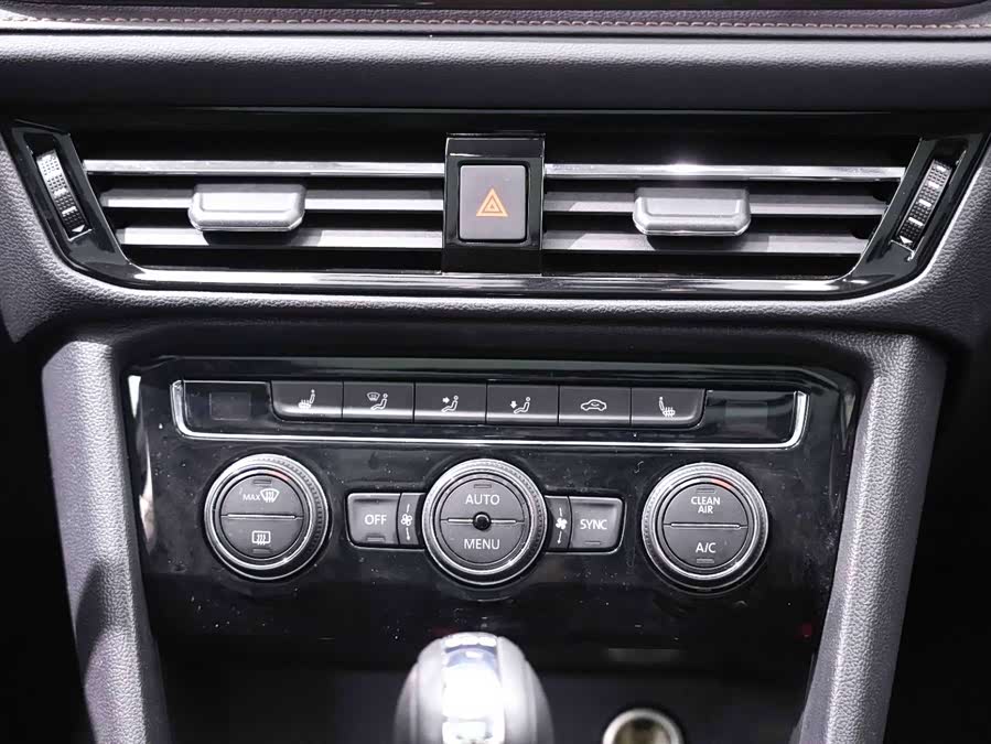 Volkswagen Tharu 2020 car image #25