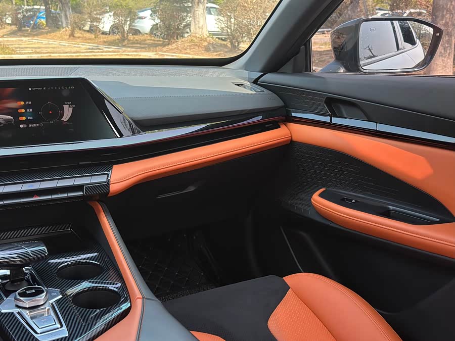 Changan UNI-V 2023 car image #25