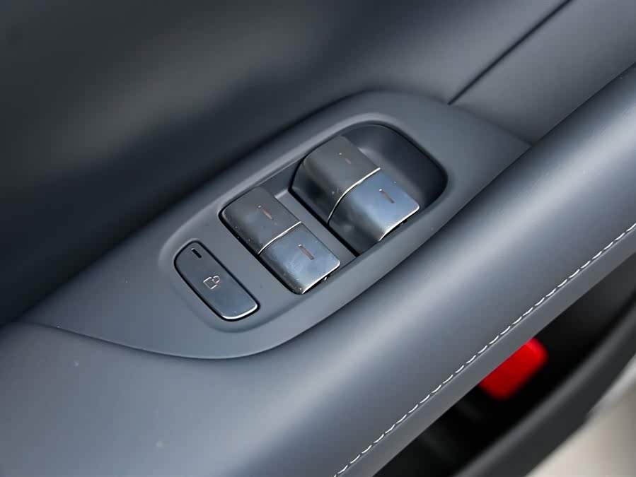 MI YU7 2025 image de voiture #25