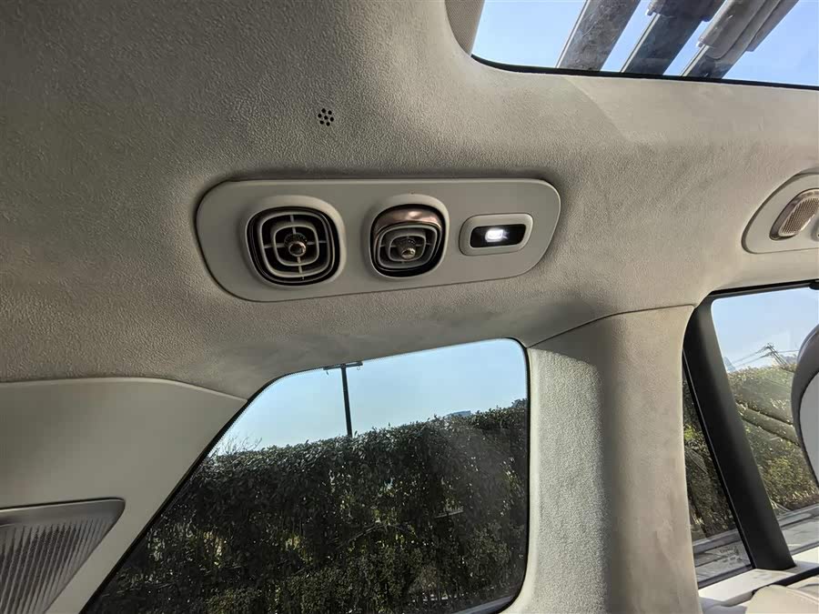 Lynk & Co 900 2025 car image #25