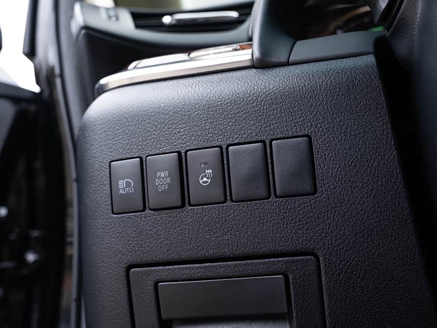 Toyota Alphard 2019 car image #25