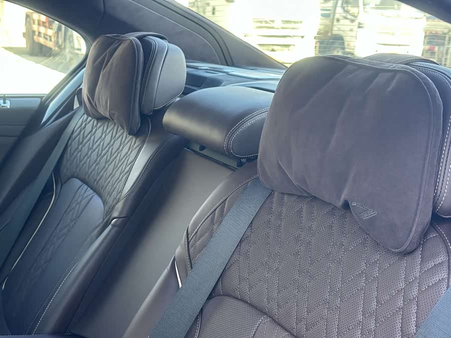 BMW 7 Series 2016 car image #25