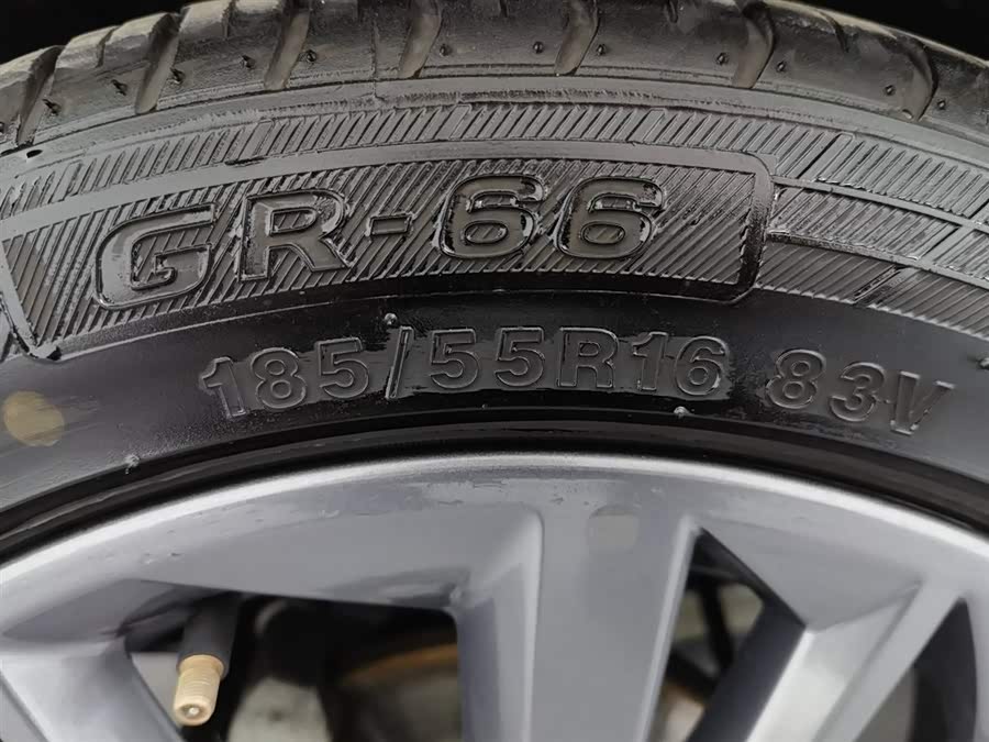 哪吒汽车 哪吒V 2022 汽车图片 #25