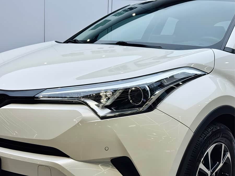 Toyota C-HR 2020 immagine di auto #25